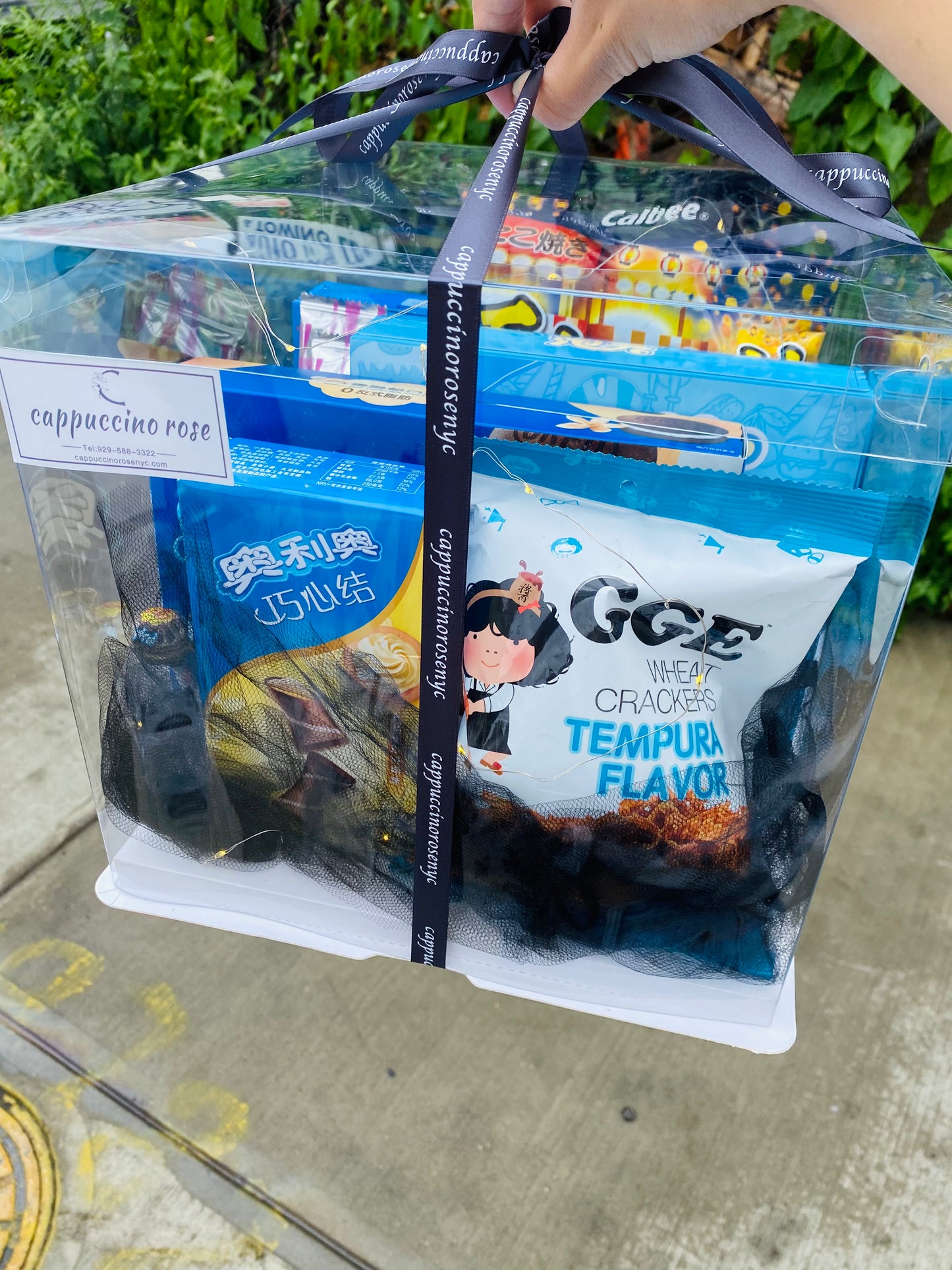snack gift box按照色系随机搭配零食