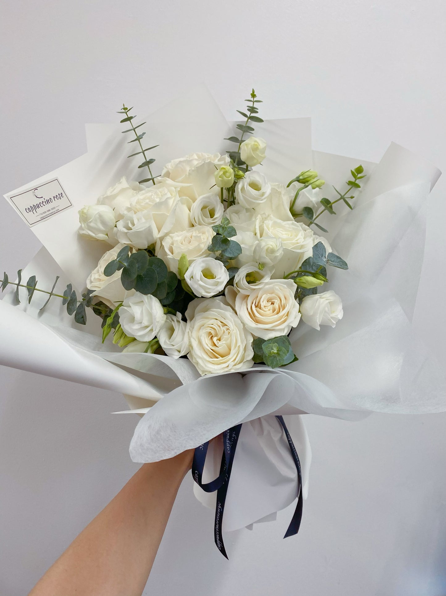 White rose with Lisianthus
