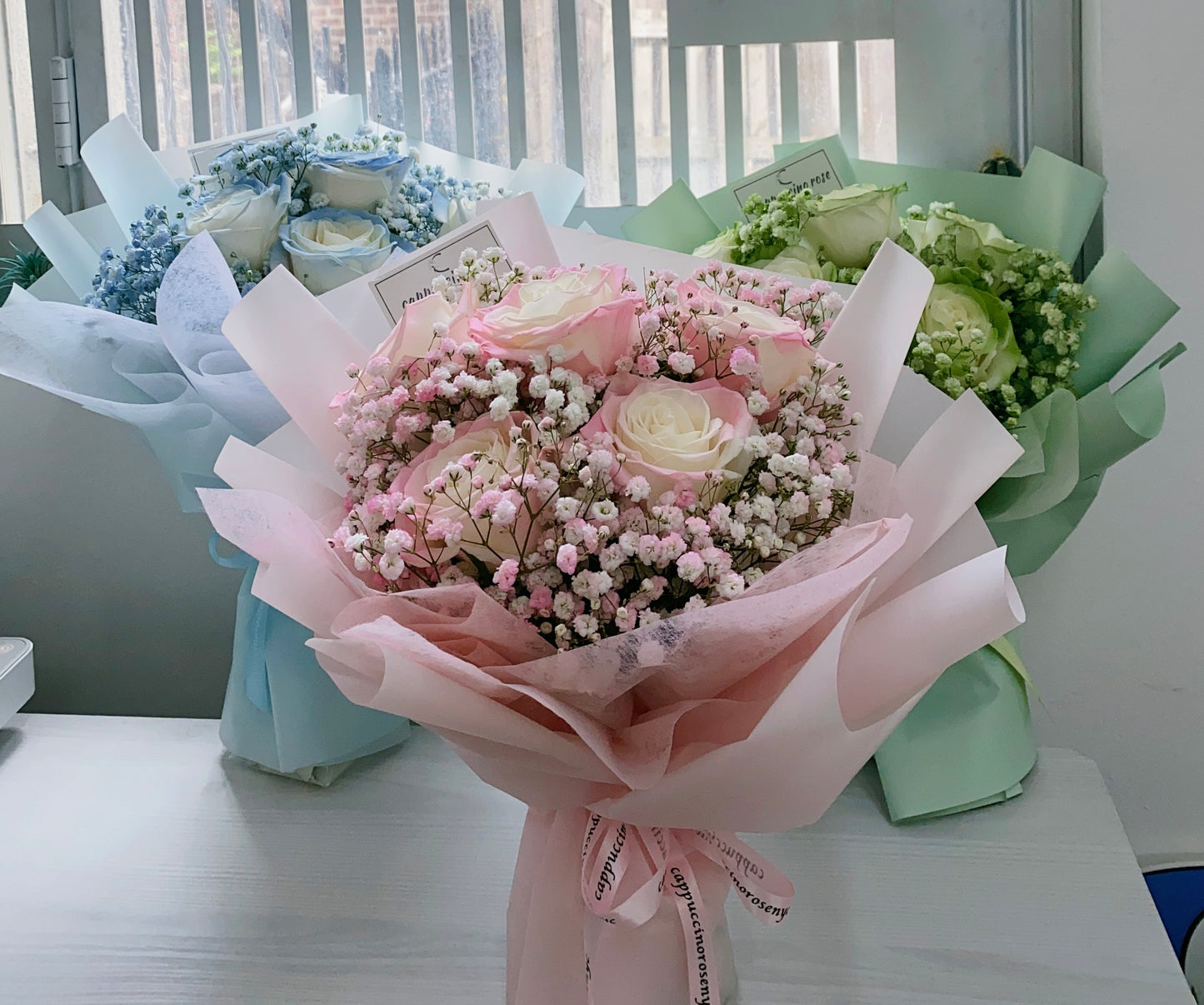 5 rose with baby's breath