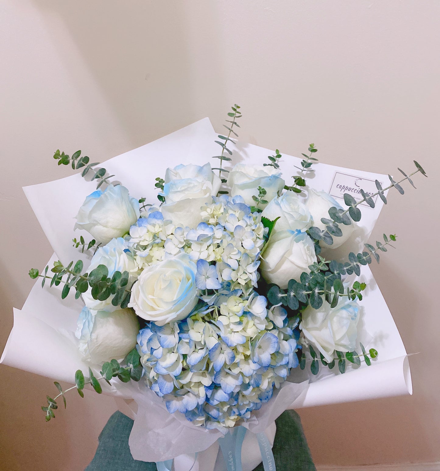 Hydrangea with ice blue Rose