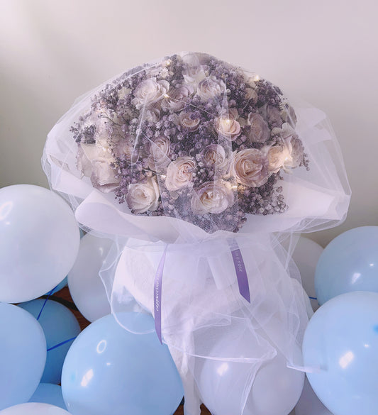 52 Rose with baby's breath